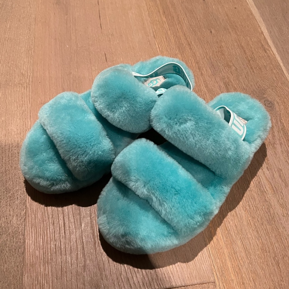 unworn ugg slide slipper
